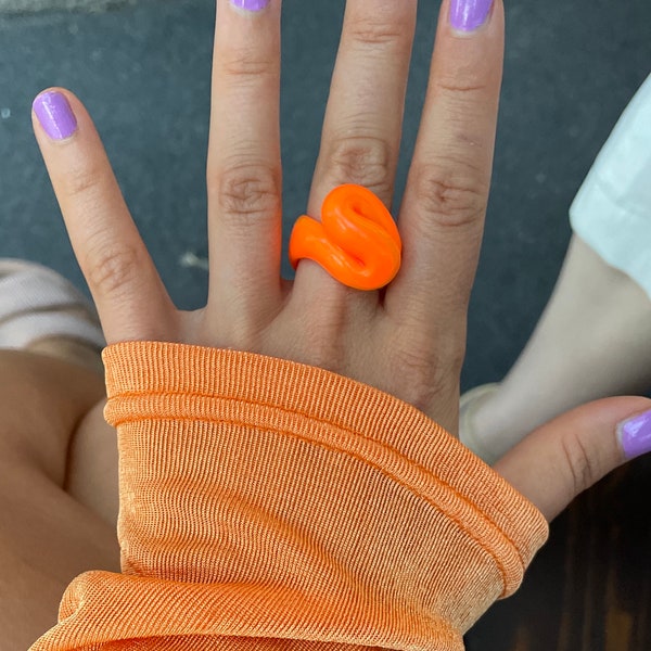 Bague chunky tendance "Serena" orange fluo, argile polymère, actif coloré