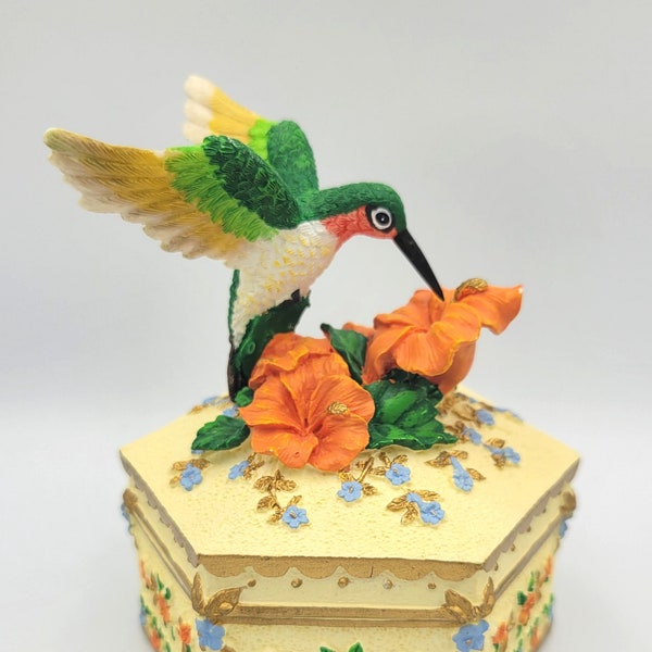Vintage Rubin-Throated Kolibri Spieluhr Schmuckbox. @BendisCollectibles