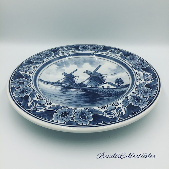 Vintage Delft Blauw Hand Painted Wall Plate. White Blue Dutch