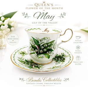Könnte beinhalten: Ein feines Porzellan-Teeservice in Weiß mit Goldrand. Die Tasse und Untertasse sind mit einem Maiglöckchen-Design verziert. Das Wort "May" steht auf der Tasse. Der Text "Queen's Flower of the Month" steht oben.