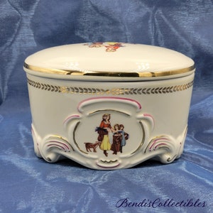 Vintage Yardley English Lavender Oval Soap Powder Box Vanity