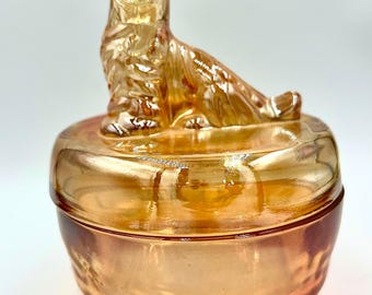 Vintage Jeanette Marigold Carnival glazen poederpot | Art-deco deksel Schotse terriër. @BendisCollectiblees