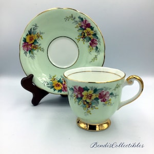 Vintage Windsor Teacup and Saucer. Floral Royal Windsor. England. @BendisCollectibles