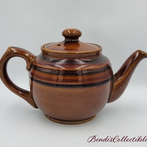Vintage Brown Glazed Tea Pot. Tea pot in brown tones. @BendisCollectibles