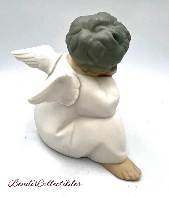 Vintage Lladro Sleeping Angel Cherub. # 4539 RETIRED Figurine