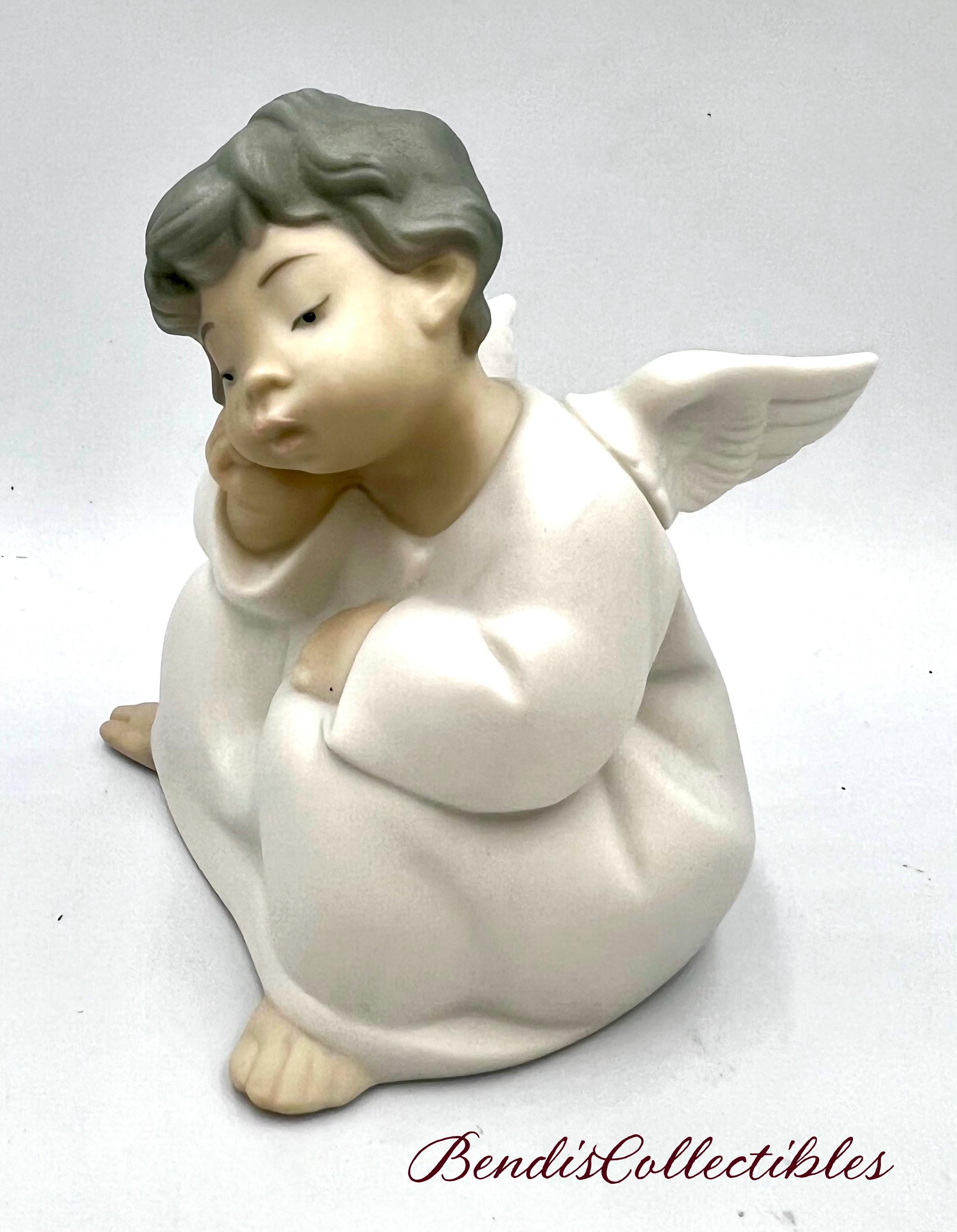 Vintage Lladro Sleeping Angel Cherub. # 4539 RETIRED Figurine