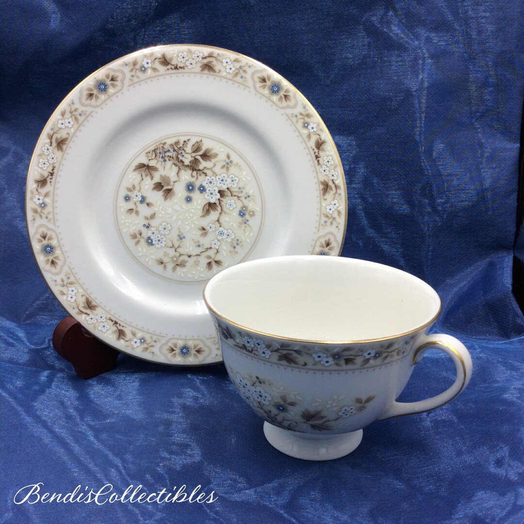 Vintage Royal Doulton mandalay. England. T.C. 1079.bendiscollectibles