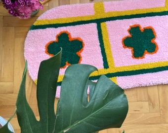 Pink Floral Pattern Tufted Rug, 43x109 cm. Made as a gift. Contact us for your orders in different colors and shapes. Tufting Rug