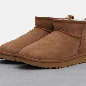 Ugg courte best sale camel