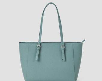 Commodious Chic Tote