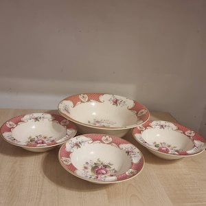Vintage Myott Staffordshire England Floral Rimmed Soup Bowls – Set of 4, Pink & Gold Trim