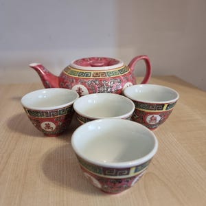 Vintage Famille Rose Tea Set: Jingdezhen Porcelain Teapot & Cups