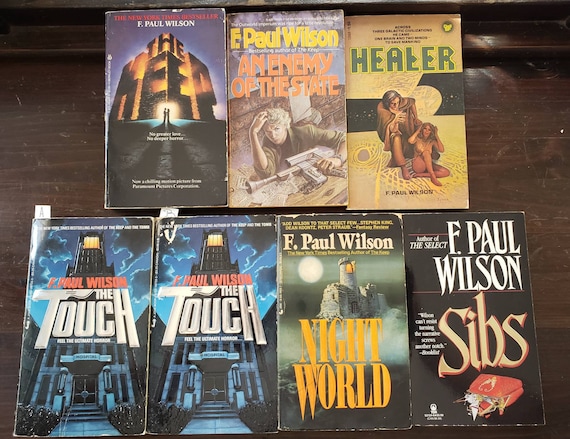洋書 Horror and sci-fi set of 15 books Horror/sci-fi Novels by F. Paul Wilson the Keep/nightworld/sibs