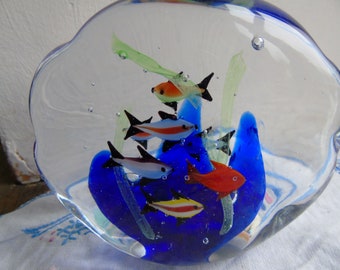 An Aquarium Glass Paperweight containing Seven Tropical fish, Cobalt blue reef. In the style of Murano. In excellent condition, made in 70s