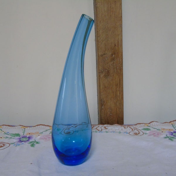 Blenko Style retro bent neck  blue vase. Made in 70s 80s. Measures  23cm tall, 7cm wide. In good condition and collectable.