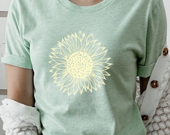 SUNFLOWER T Shirt, Flower Tee, Wildflower Graphic, Nature Lover Shirt, Gift for Her, Sunflower Gift, Womens Summer or Fall Shirt, Garden Tee