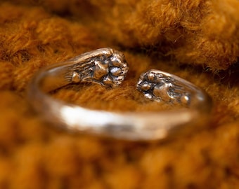 Adorable Cat's Paws Ring - Adjustable Silver Band - Cute Cat Lover Gift - Engraved Ring