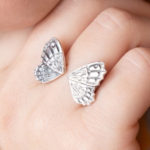 Silver Adjustable Butterfly Wings Ring - Delicate Nature-inspired Jewelry - Engraved Gift
