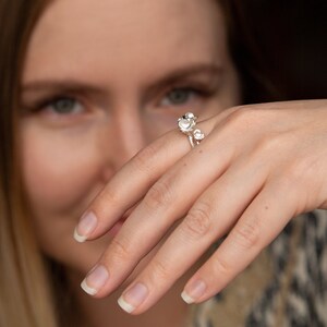 Sierlijke bloesem zilveren ring Op de natuur geïnspireerde handgemaakte sieraden afbeelding 3