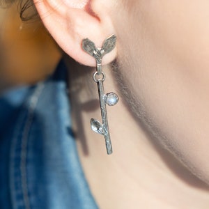Trage die Verzauberung: Mistelzweig Silber Ohrringe mit Mondsteinen Bild 5