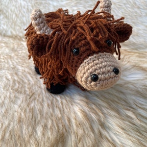 Highland Cow haakpatroon Amigurumi koe patroon digitale download DIY gehaakt speelgoed handgemaakt cadeau idee boerderij dieren gehaakte knuffel afbeelding 2