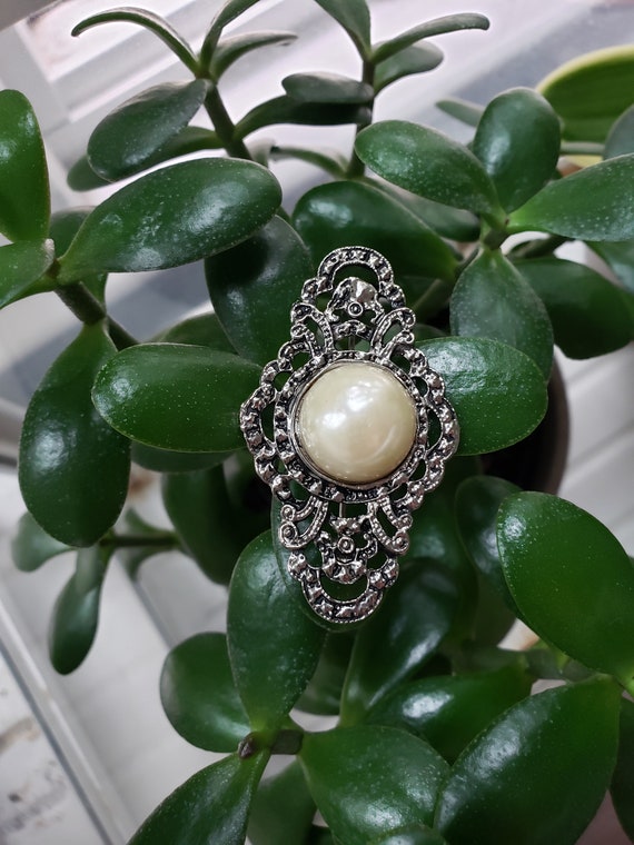 Vintage 1980s Faux Marcasite and Pearl Brooch - image 4