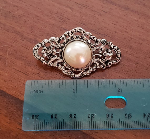 Vintage 1980s Faux Marcasite and Pearl Brooch - image 5