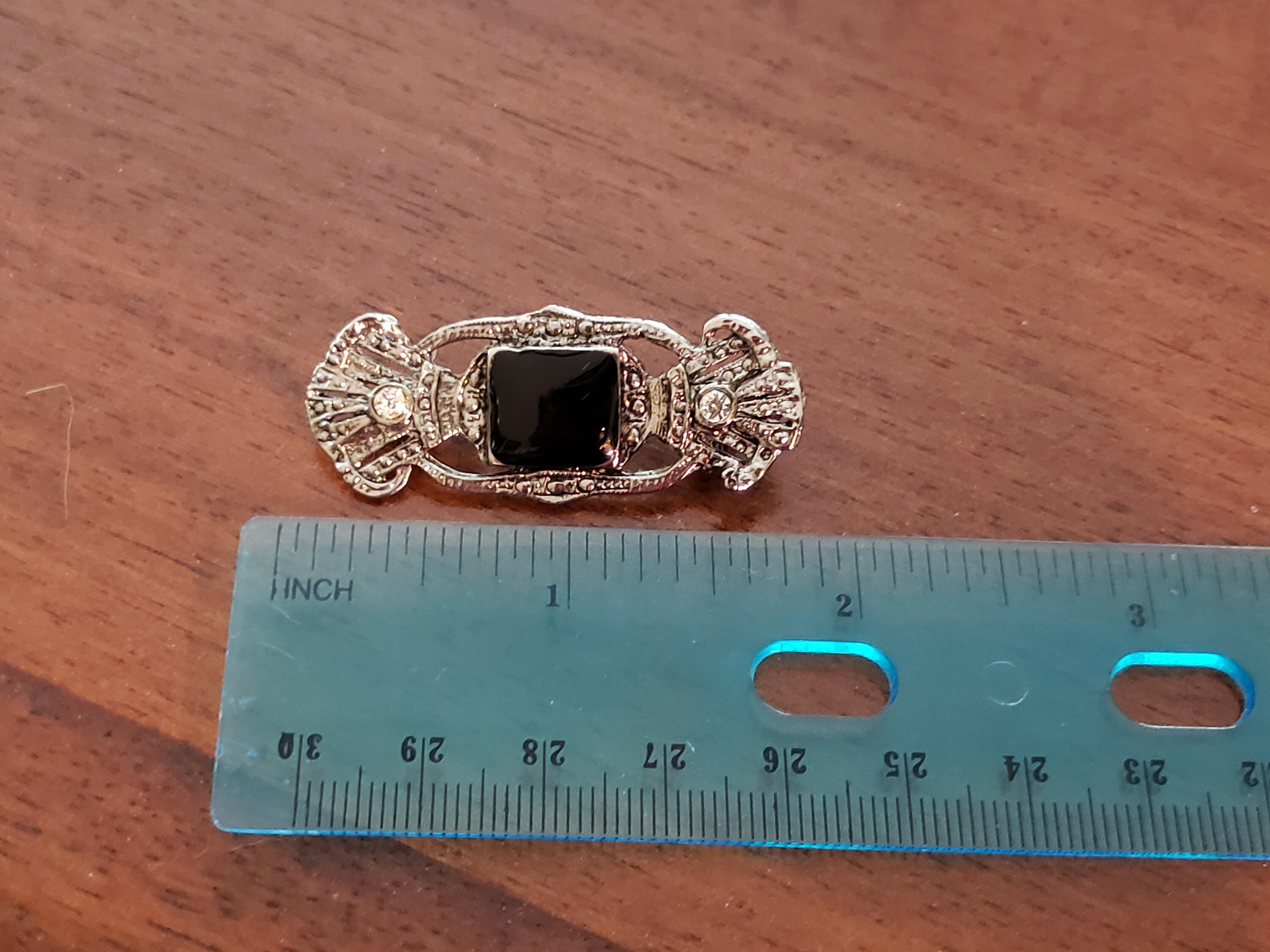 フランス　ヴィンテージ 銀張りのライトストーンと黒色石のブローチ　長期保存 ブローチ ストーン 石 黒 昭和 レトロ アンティーク ヴィンテージ