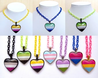 Banderas del Orgullo Corazón L LGBTQ+ Collares 34 banderas diferentes joyería de vidrio