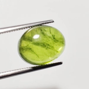 Peridot Oval Cabochon Gemstone, Amazing Peridot Cabochon Gemstone, Natural Peridot Oval Shape Gemstone, Peridot Cabs 7.65cts size•10×12mm