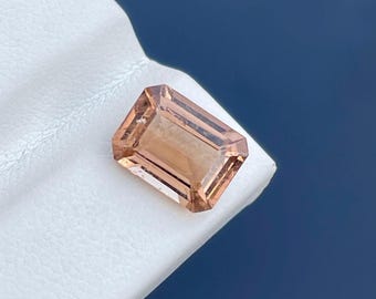 Naturalny turmalin ośmiokątny, fasetowany turmalin z Afryki do biżuterii. 2,60 ct • Turmalin w kolorze brzoskwiniowym • fasetowany ośmiokątny. 7 x 10 mm