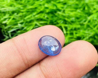 Tansanit Cabochon. Natürlicher Tansanit. AAA Tansanit mit erstaunlichem Glanz. Ovaler Tansanit. 8,50x11mm. 3.20 Karat,