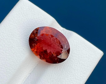Naturalny turmalin owalny, fasetowany turmalin z Afryki do biżuterii. 4,43 ct. Pomarańczowo-różowy dwukolorowy turmalin fasetowany owalny. 10x12,70 mm