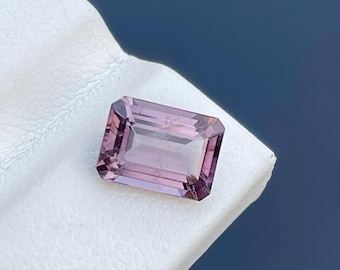 Naturalny turmalin ośmiokątny, fasetowany turmalin z Afryki do biżuterii. 1,90 ct • fioletowy turmalin lawendowy • fasetowany ośmiokątny. 6,40 x 8,70 mm
