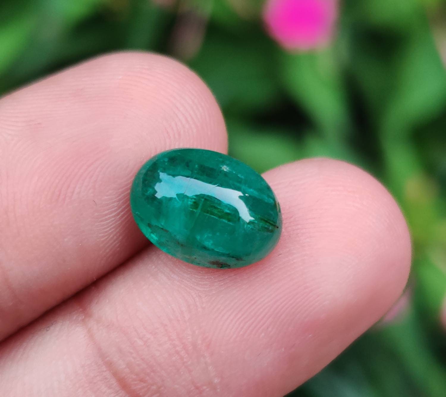 Émeraude Verte Naturelle Colombienne Ovale - 21,82 Carats - Certifiée GIL - Excellente Coupe