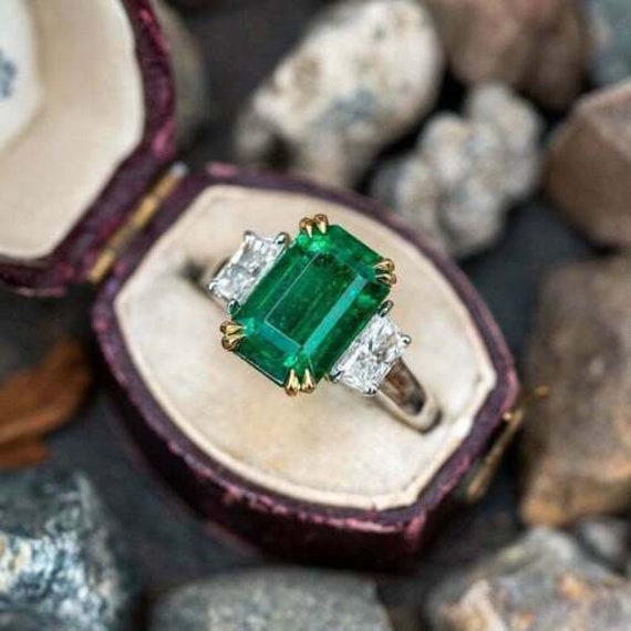 Estate Emerald Ring w/ Diamond Accents 18K Yellow Gold