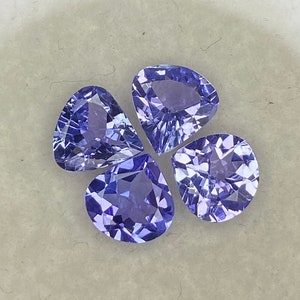 Tanzanite naturelle Coeur / Fat Pear Wholesale Lot, Tanzanite 4 pièces Lot / Coeur Forme Tanzanite Lot / Belle couleur Tanzanite / Prix par lot