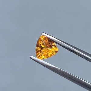 Granato spessartite trilione sfaccettato da 6 mm: pietra preziosa arancione naturale