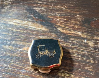 Stratton Portable Pocket Ashtray in Gold Tone with a car 1950 E-102