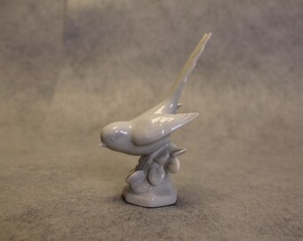 UNTERWEISSBACH Vintage German Unter Weiss Bach Porcelain Bird Figurine model 8606 Unterweissbach