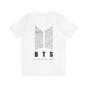 Chemise BTS, chemise logo BTS, chemise kpop, tshirt bts, RM, Jin, Suga, j-hope, Jimin, V, Jungkook, bts song merch, Unisexe Men & Women’s Tee