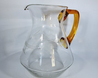 Glass jug cut from the 1930s