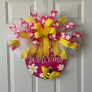 Pink Daisy Rail Wreath or Door Hanger with Bumblebee accent
