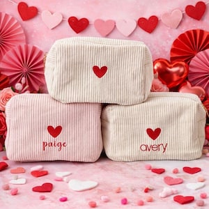 Valentine's Day Gift for her Heart makeup bag Galentine' s Gift Custom name makeup bag personalized makeup bag Party Favor Valentines Day