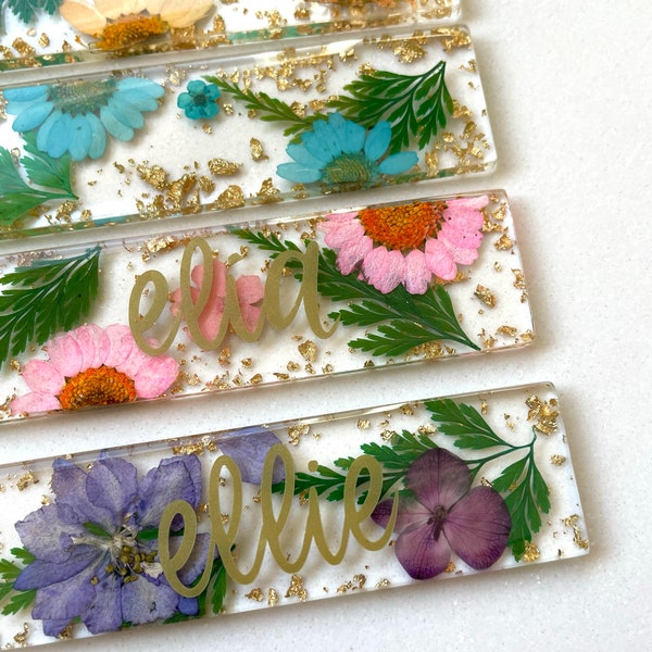 Personalized Name Bookmark Custom Name Bookmark Flower Name bookmark Mother's Day Gift Resin Flowers Bookmark Glitter Bookmark Small gift