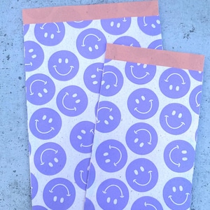 Sac en papier Smiley Kraft violet sacs cadeaux d'anniversaire emballage sac plat sacs de fête d'anniversaire pour enfants sacs en papier