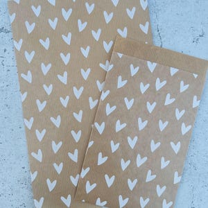 Sacs en papier coeurs blanc brun kraft sacs cadeaux d'anniversaire emballage sac plat sacs de fête d'anniversaire pour enfants sacs en papier