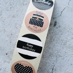 Autocollant joyeux anniversaire papier kraft autocollants mixtes étiquettes commande cadeau merci emballage d'entreprise fait main