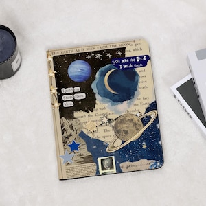 Celestial College Retro iPad-skal med pennhållare för iPad 11/10/9/8 Gen A16 11" 2025 Air 7/6/5 10,9" iPad Pro 13/12,9 tum Mini 6/7