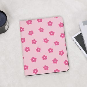 Cute Pink Flowers iPad Case with Pencil Holder for iPad 11/10/9/8 A16 2025 Air 7/6/5 13&quot; 11&quot; 10.9&quot; 10.5&quot; iPad Pro 12.9 Inch Mini 6/7 Cover